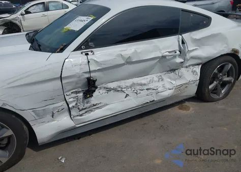 2016 Ford Mustang Ecoboost z USA, uszkodzony, nr VIN 1FA6P8TH2G5236299